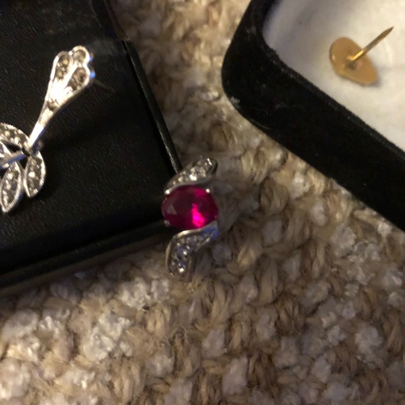 Jewelry bundle - Picture 3 of 8